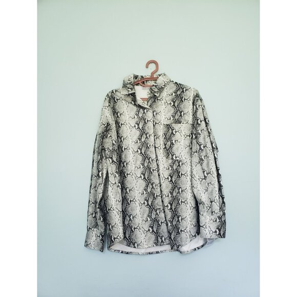 ASOS Tops - Asos Design Womens 6 Shirt Snakeskin Rubbery Button Up Gray Artsy Relaxed Fit